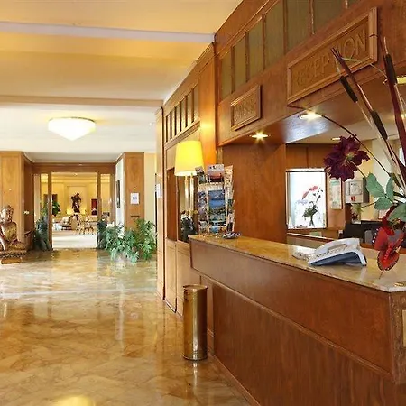 מלון Du Grand Excelsior 4*