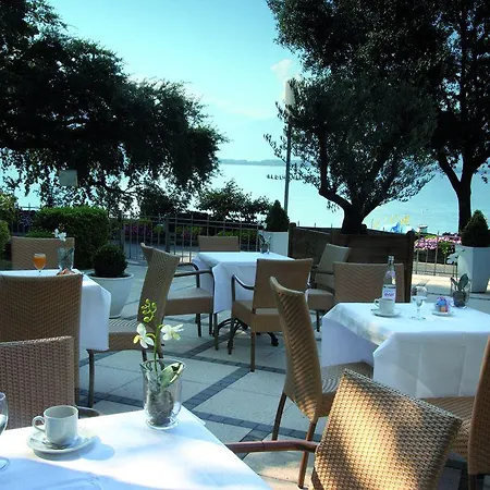 Du Grand Excelsior Montreux