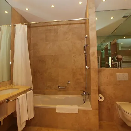 מלון Du Grand Excelsior 4*
