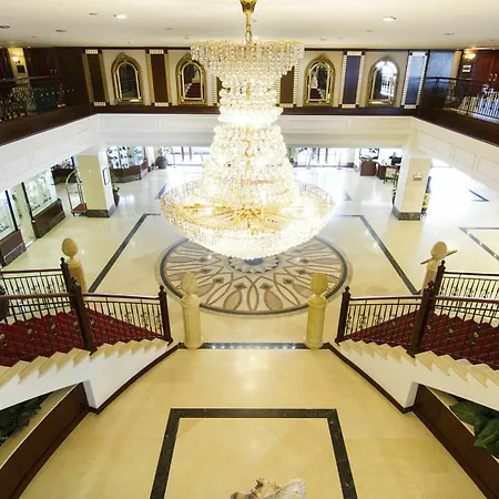 Du Grand Excelsior Hotel