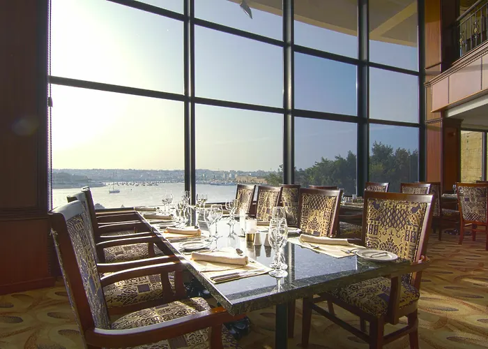 Du Grand Excelsior Hotel 4*