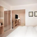 מלון Du Grand Excelsior 4*