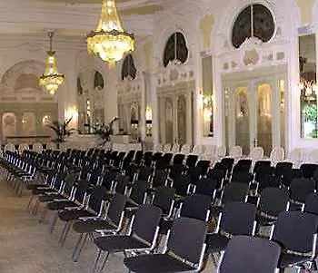 Du Grand Excelsior Hotel 4*