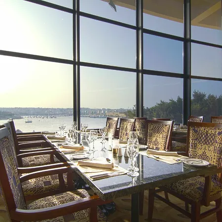 Du Grand Excelsior מלון 4*